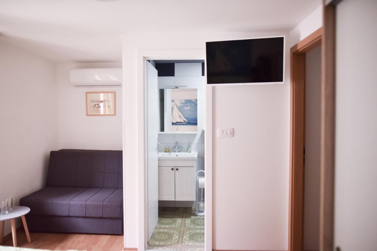 Luka'S Amber Rooms In The Center Of Trogir Exterior foto